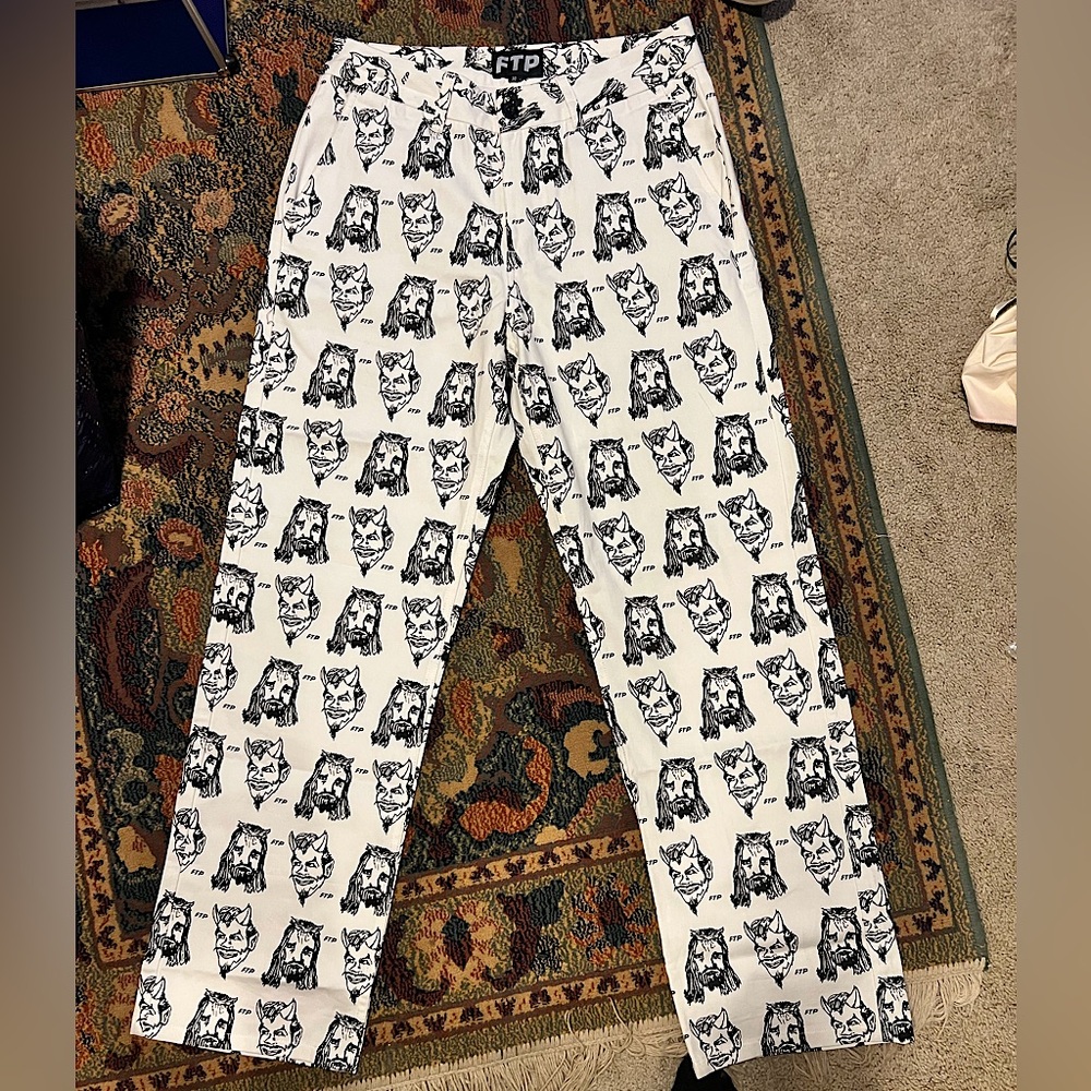 FTP Men’s Chino Heaven and Hell pant size 30. BRAND NEW.